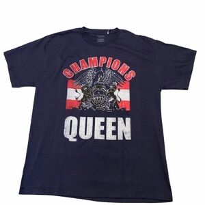Queen Champions Tee Size Large NEW